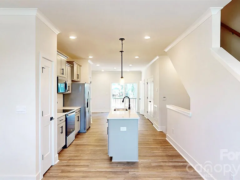 3640 Spencer St — Photo 10