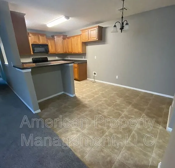 4716 NE Wisconsin St — Photo 22