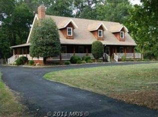 5904 Oak Grove St, Lorton, VA 22079