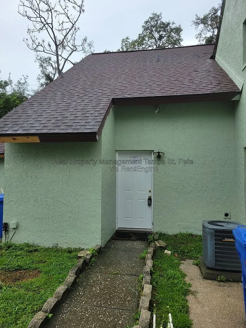 2 bed, 1.5 bath, 1012 sqft, $1,635 — Photo 1