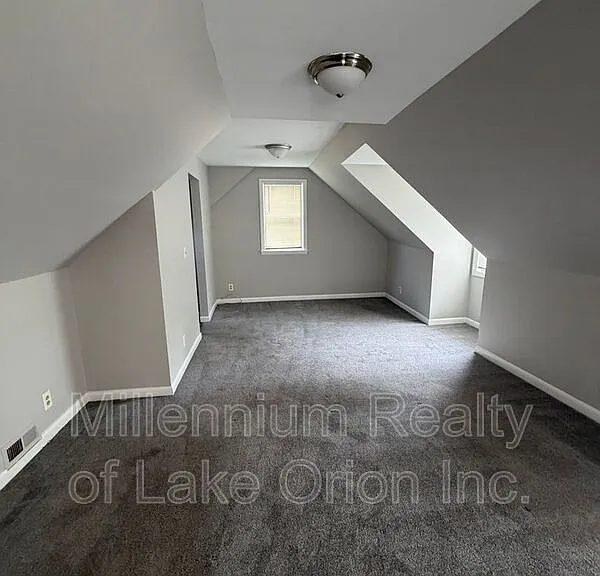 735 E Milton Ave — Photo 12