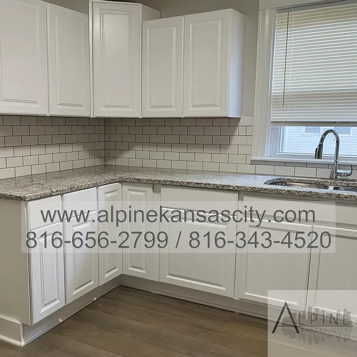 4 bed, 2.0 bath, 2300 sqft, $1,720 — Photo 4