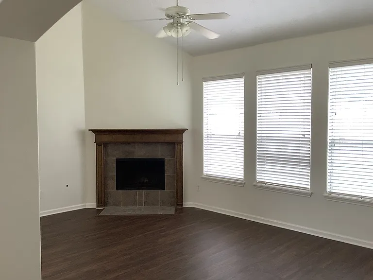 3340 Zubin Ln — Photo 6
