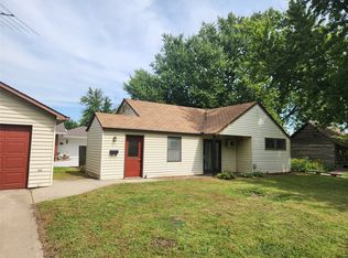 610 Lincoln St, Pella, IA 50219