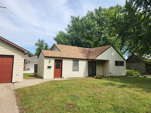 610 Lincoln St, Pella, IA 50219