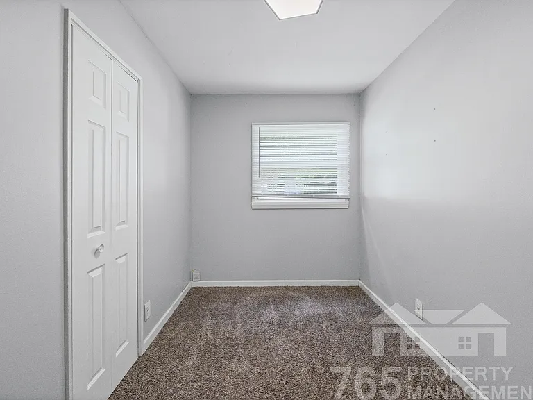1916 N 27th St — Photo 11