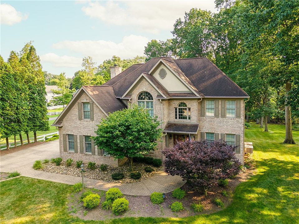 1st image of 203 Lakeside Way