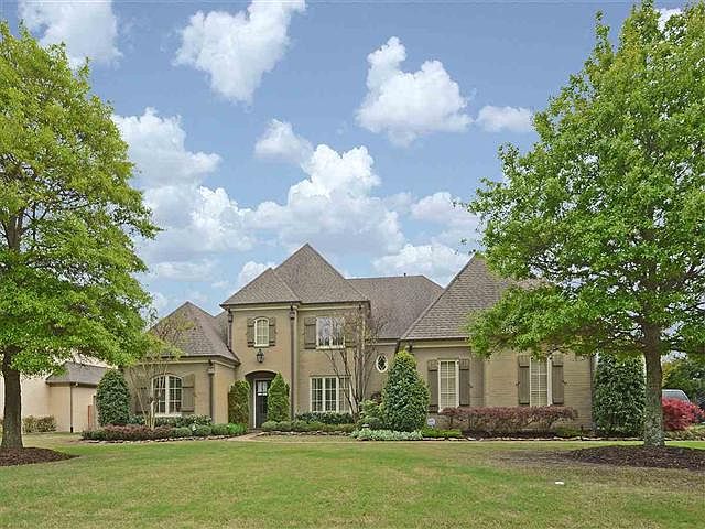 1st image of 1615 Dogwood Creek Dr
