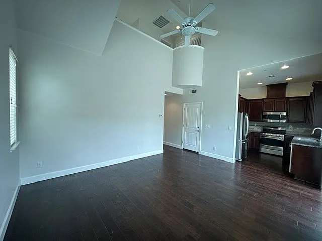 6 Ghirardi Pl