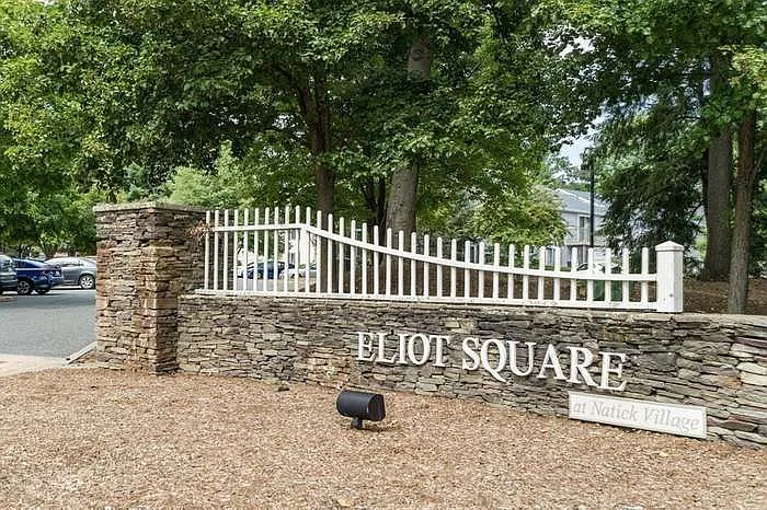 Village Hill Ln — Photo 21