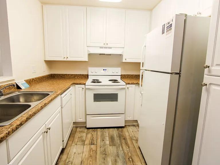 3415 Beech St — Photo 3