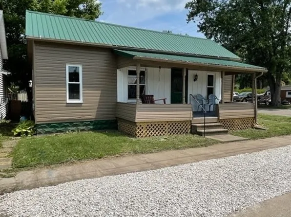 249 Chestnut St, Newcomerstown, OH 43832