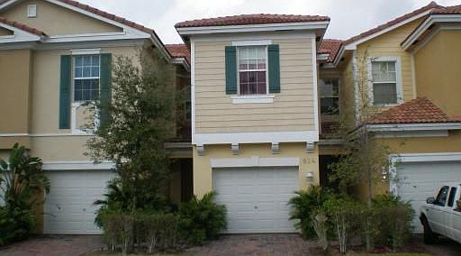 1st image of 824 Pipers Cay Dr