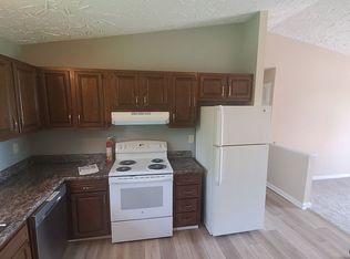 3201 & 3205 Pickle Rd, Akron, OH 44312