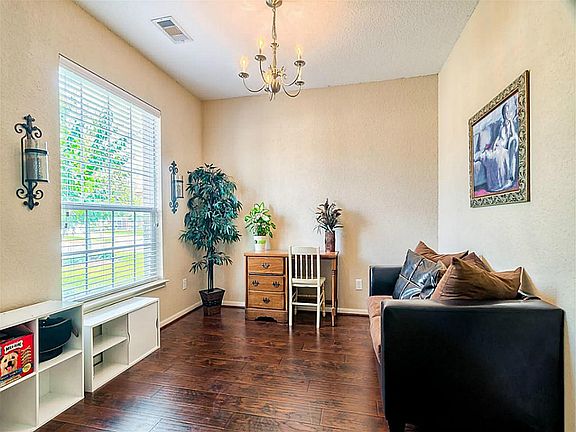 5th image of 20911 Brodie Ln