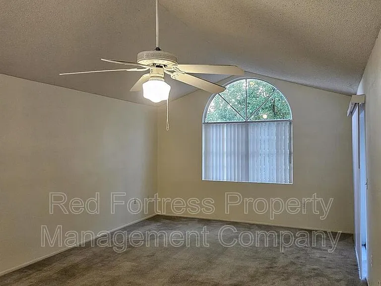 3419 Winkler Ave #516 — Photo 6