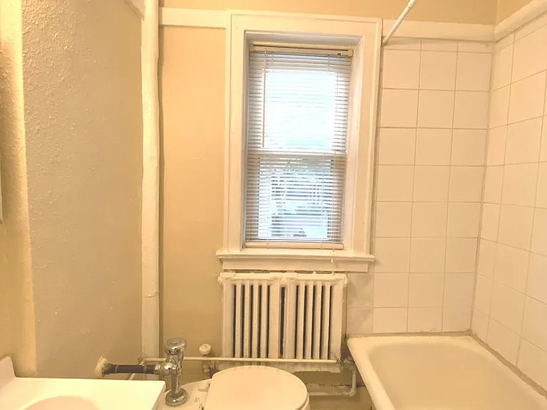 1527 Marshall — Photo 35