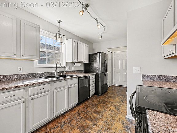 4th image of 755 1st St