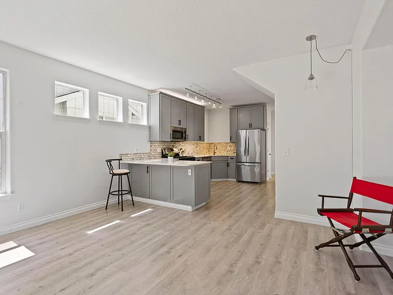 8526 N Haven Ave — Photo 13