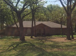 32 Larkwood Ln, Burleson, TX 76028