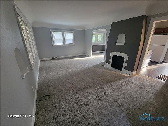 2nd image of 3525 Wyckliffe Pkwy