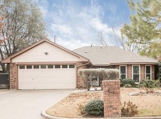 608 Meadow Ln, Roanoke, TX 76262