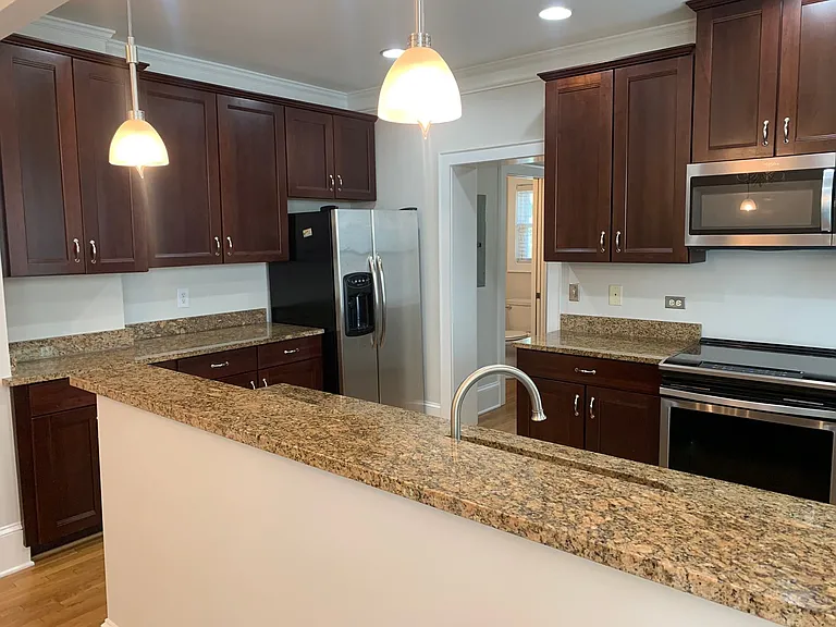 2125 Kirkwood Ave — Photo 8