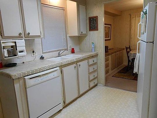 3rd image of 199 Hibiscus Dr