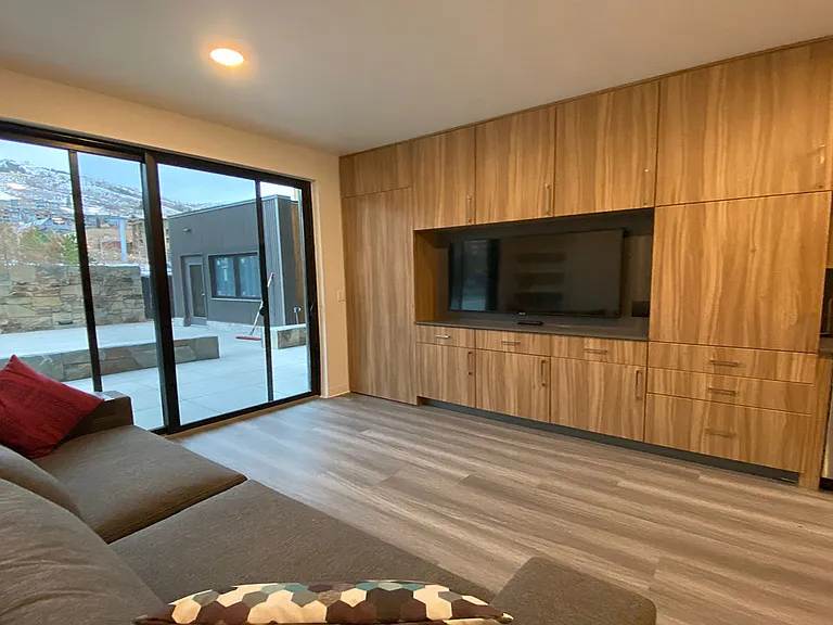 __ Mountain view from the window
__ Enjoy stunning mountain views right from the large window, bringing the beauty of the outdoors inside. The perfect way to start or end your day with a breathtaking natural backdrop.