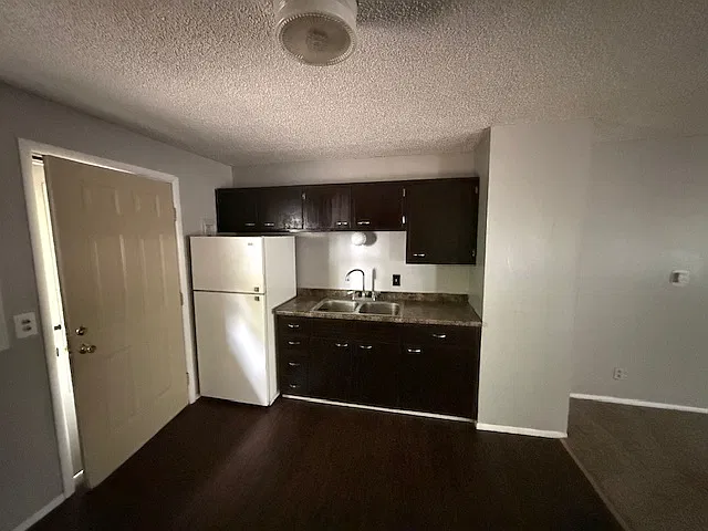 2 bed, 700 sqft, $950 — Photo 4