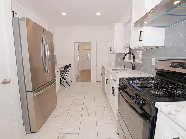 34 Hilliard Avenue image 8 of 33