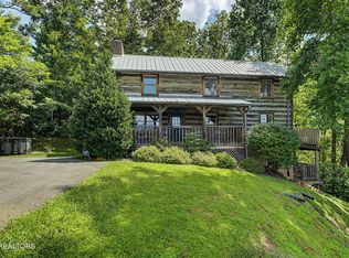 760 Fox Hollow Rd, Gatlinburg, TN 37738