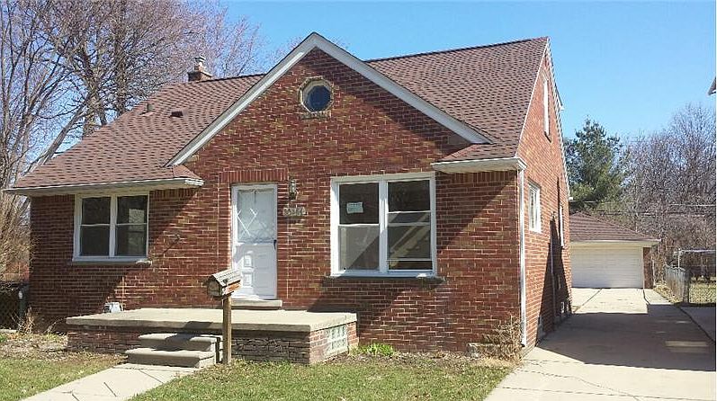 1st image of 20451 Woodmont St