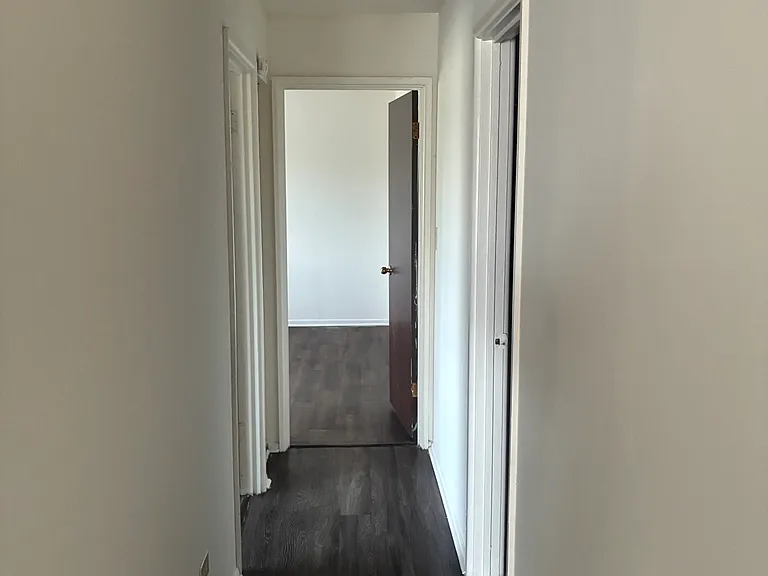 125 Surrey Dr #201 — Photo 3