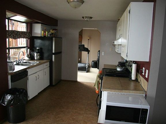 3rd image of 3853 Commencement Bay Dr