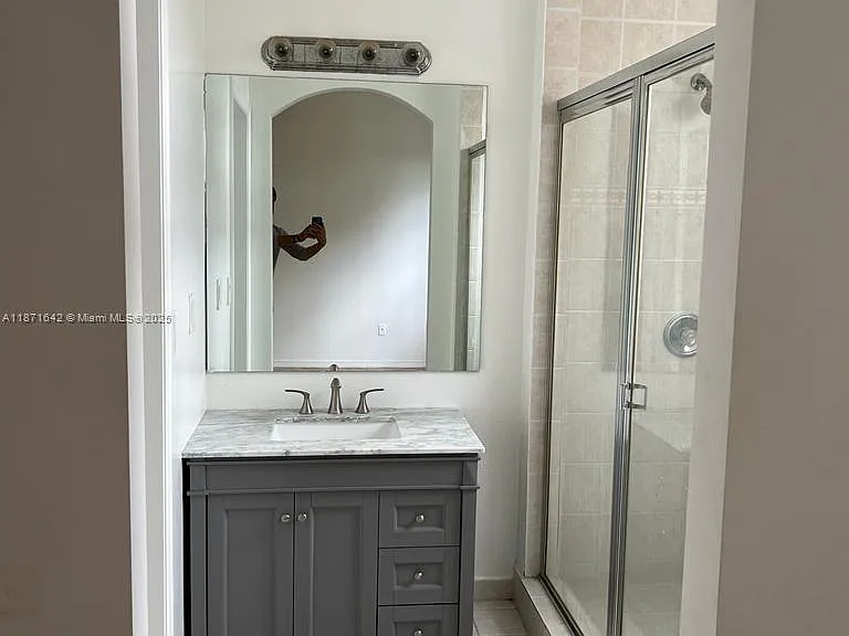 4949 N Harbor Isles Dr — Photo 5