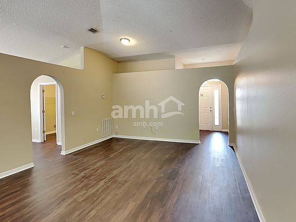 3rd image of 2032 Corner Glen Dr