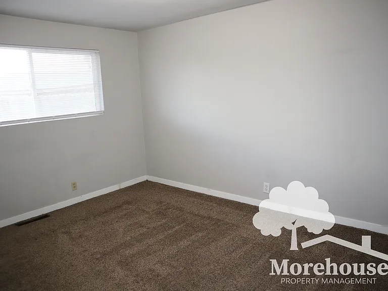 2404 S Stanley St — Photo 12