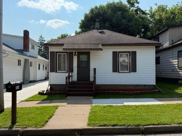 216 W 3rd Street N, Ladysmith, WI 54848