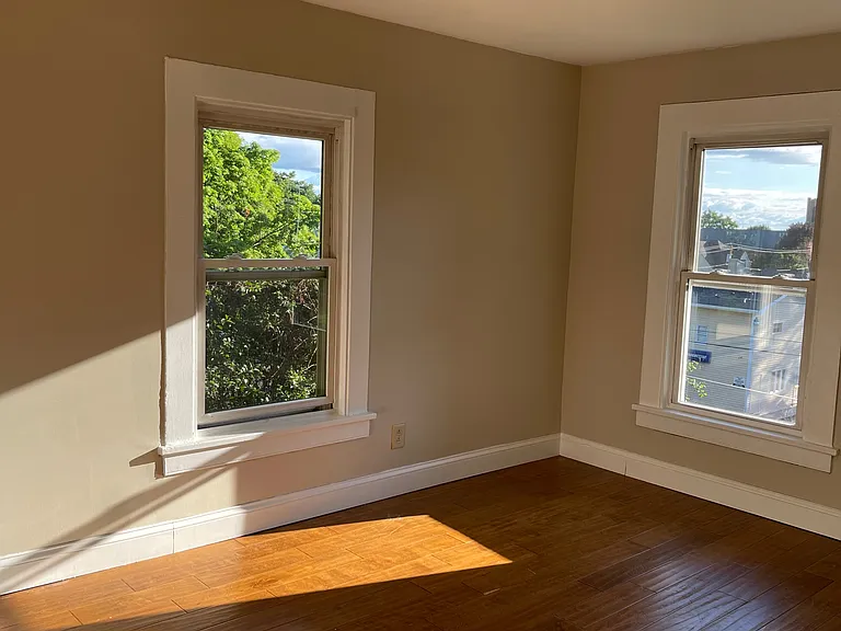 509 Willis Ave #2 — Photo 11