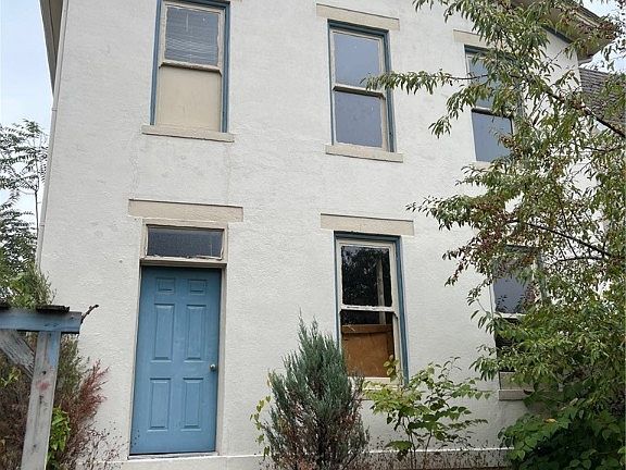 2nd image of 122 Linden Ave