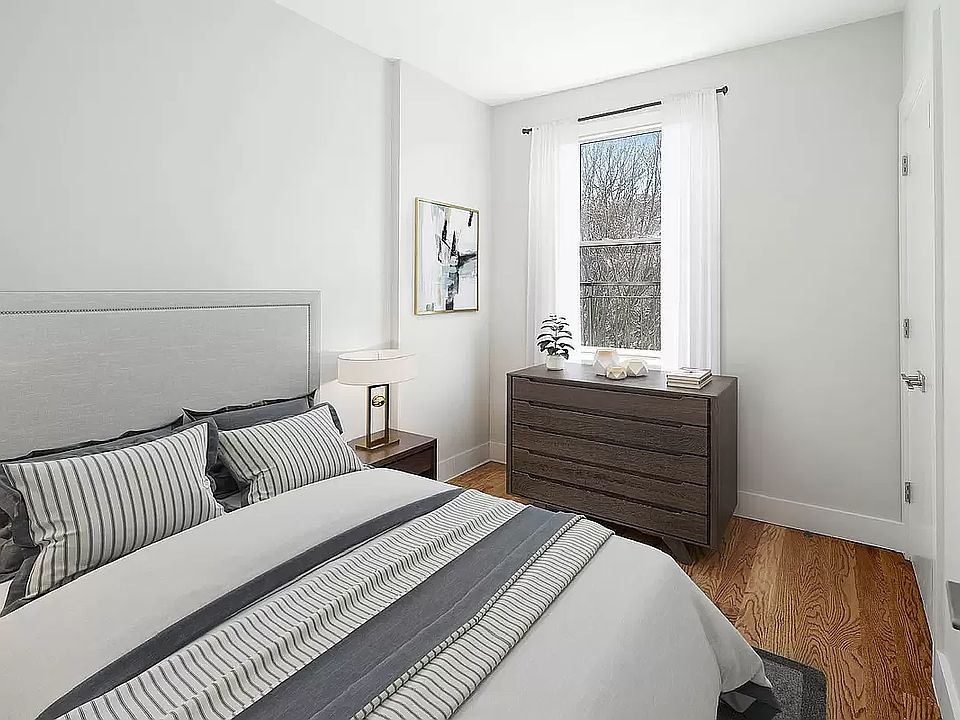 2nd image of 598 Myrtle Ave APT 4B