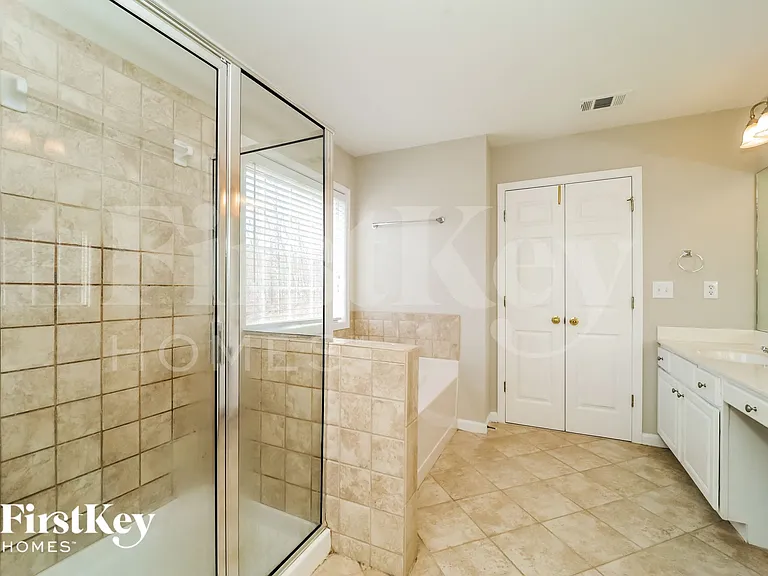 5811 Buckner Creek Dr — Photo 8