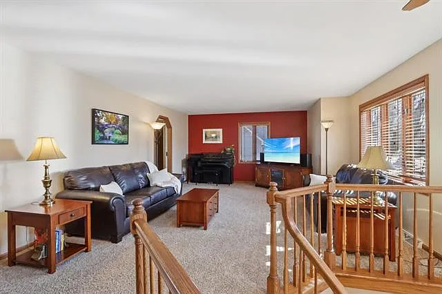 1606 Manchester Xing — Photo 4