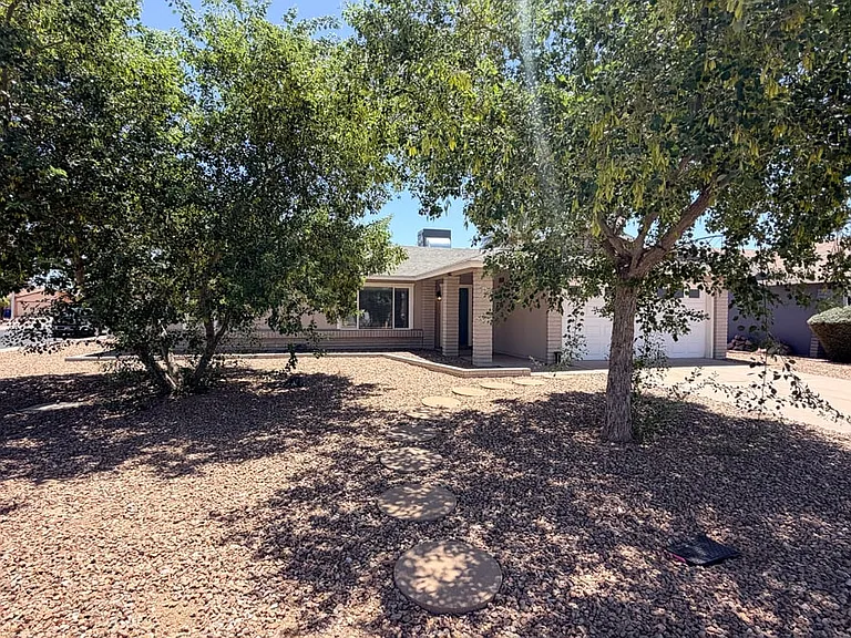 2303 S Cottonwood Dr — Photo 4