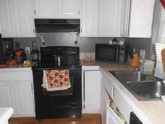 2nd image of 310 S Fernwood Ave