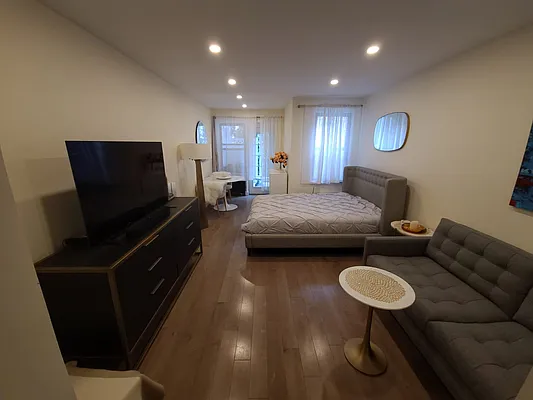 Rented by Point NYC | media 2