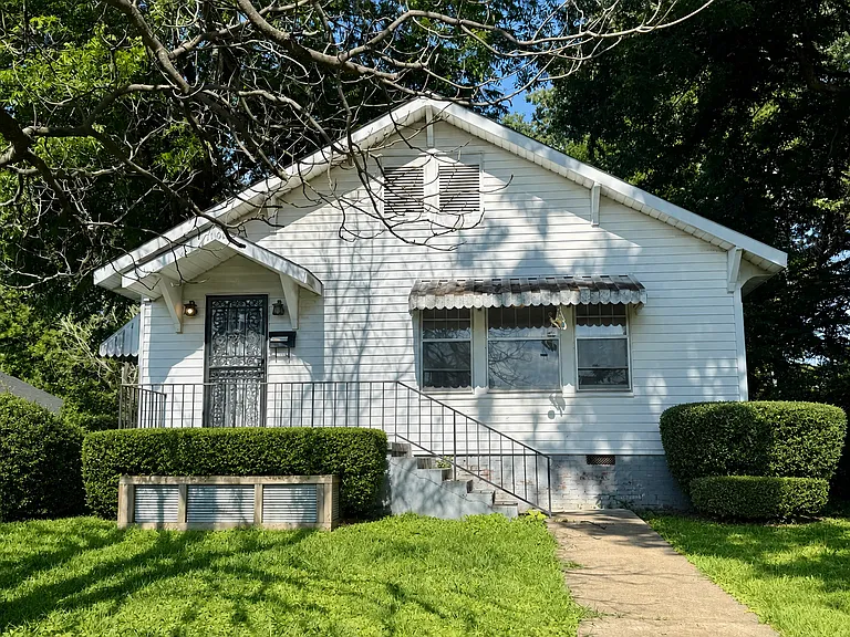 1101 Olive St — Photo 1
