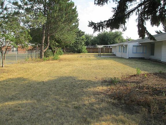 Large fenced back yard