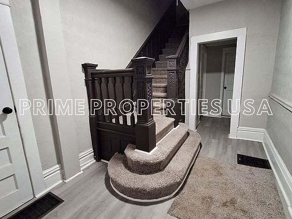 2nd image of 307 S Park St APT 2
